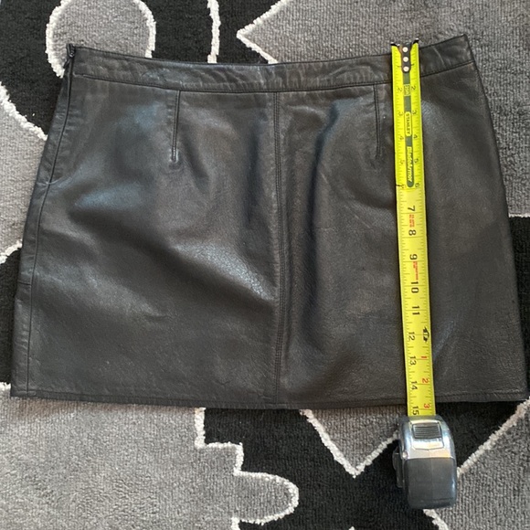 Zara mini leather skirt - Picture 3 of 6